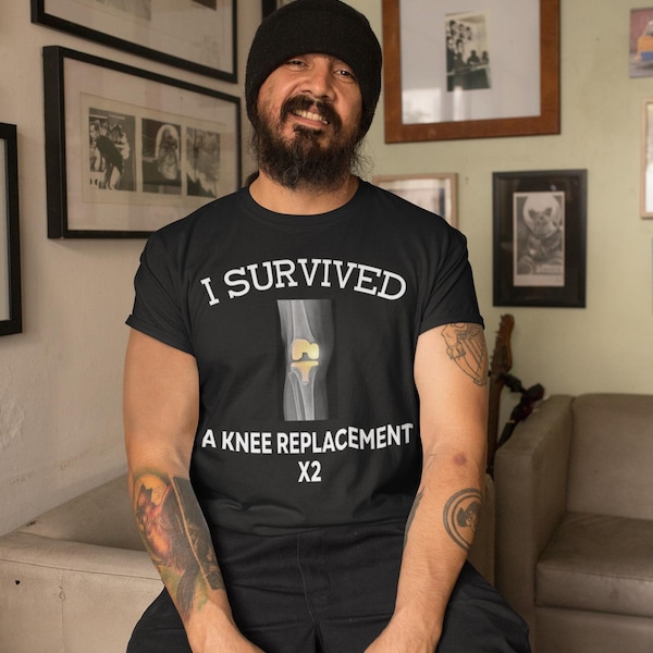 ユニセックス「膝関節置換術を2度も乗り越えた」Tシャツ：インスピレーションあふれる回復