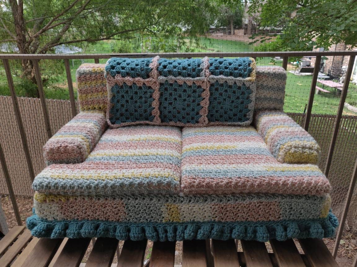 Red Heart Crochet Kitty Couch Yarnspirations ubicaciondepersonas.cdmx