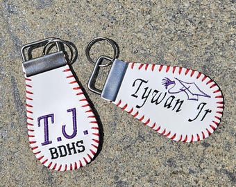 Porte-clés baseball personnalisé : étiquette de sac en cuir brodée