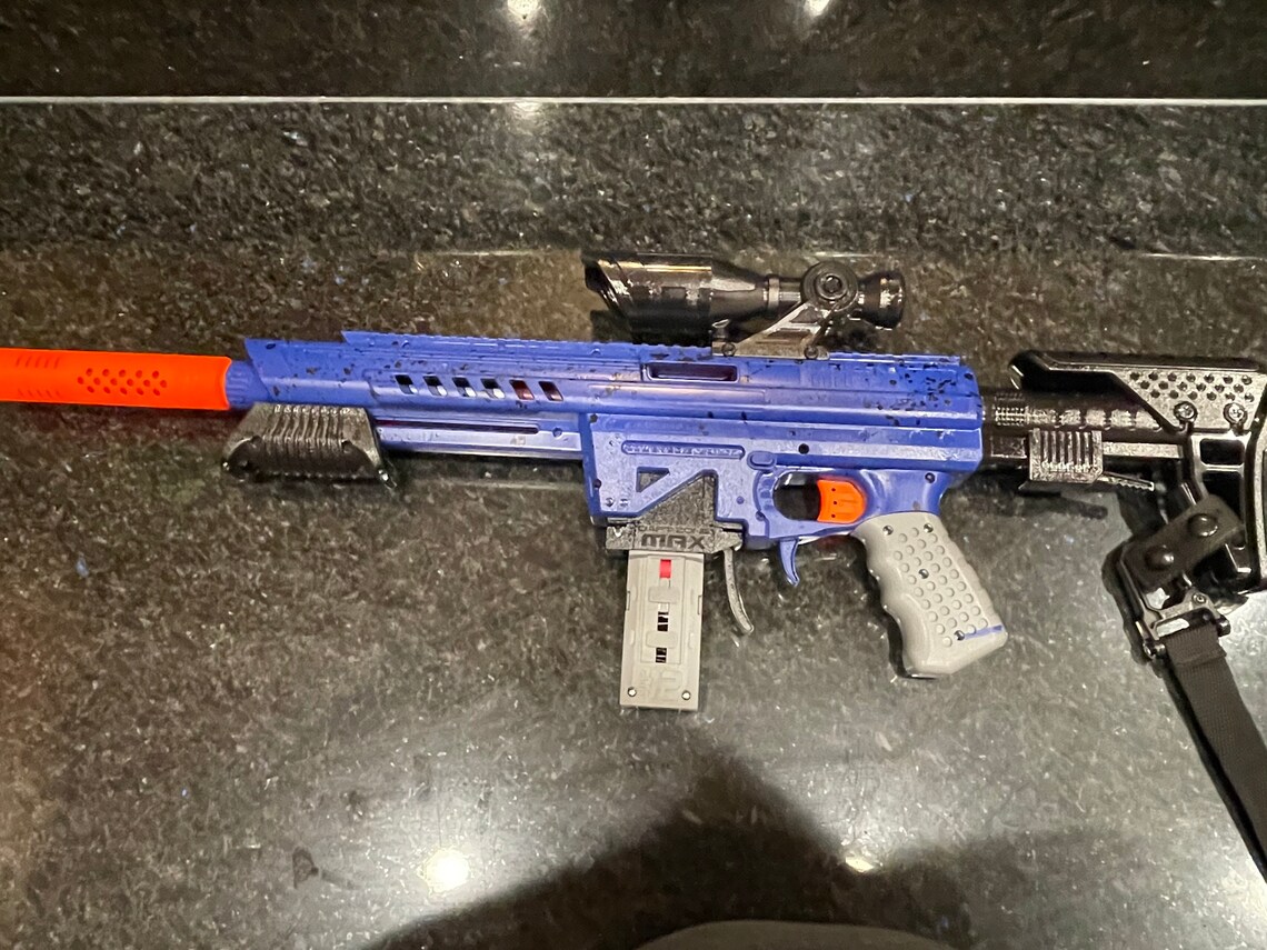 dart zone striker
