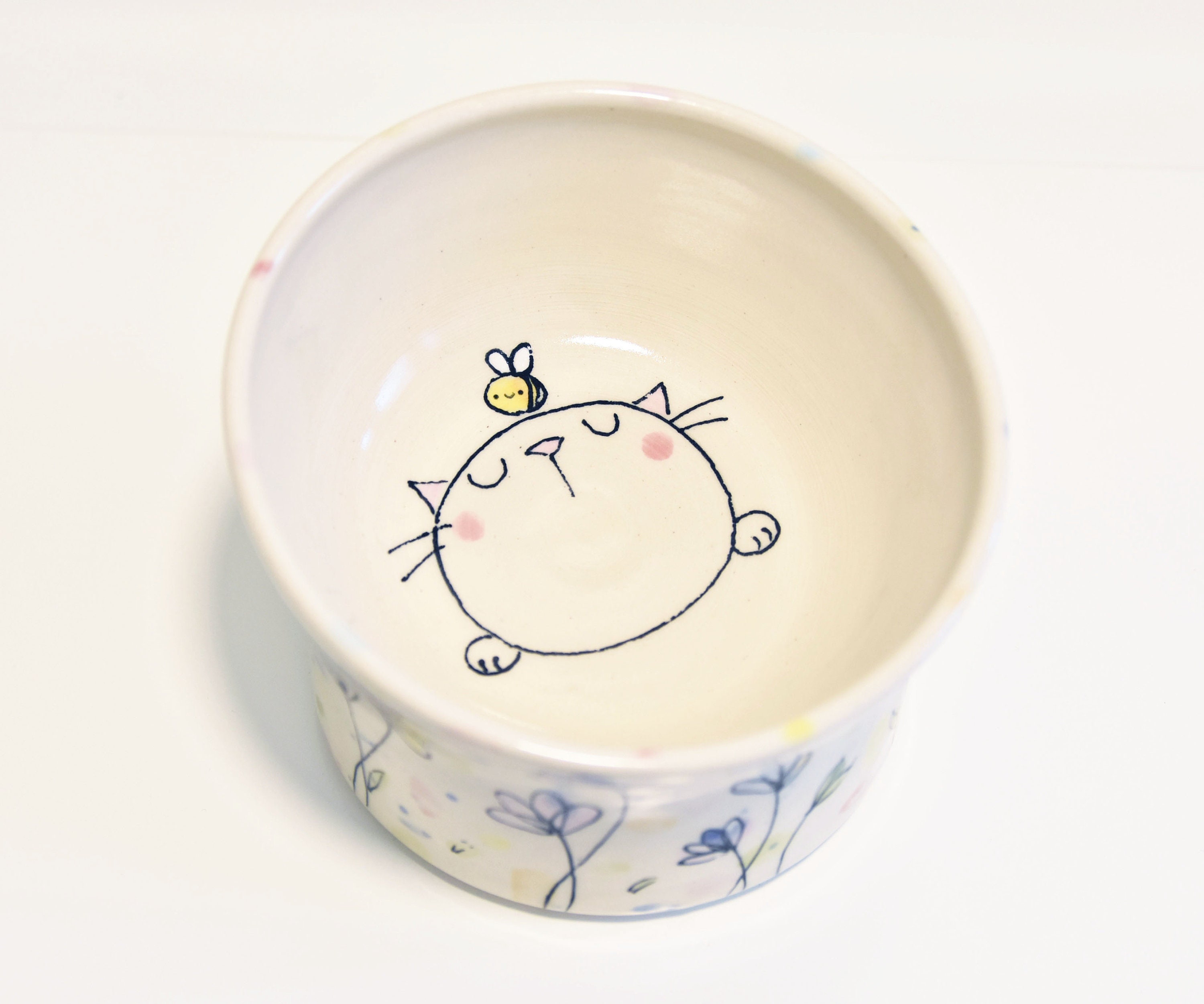 Handmade Ceramic Raised And Tilted Cat Bowl Offwhite, 49 OFF