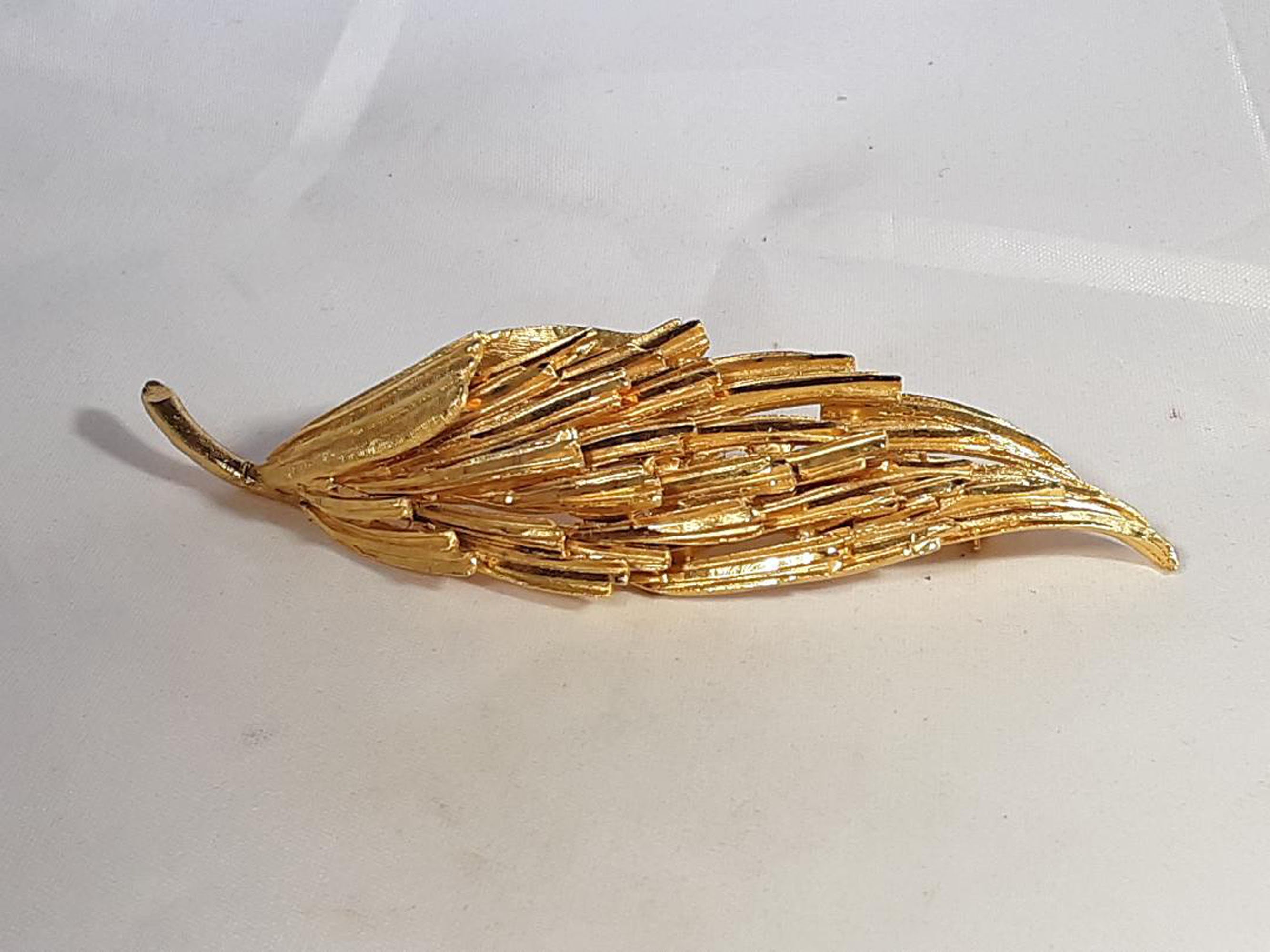 Vintage BSK Leaf Brooch Large Yellow Gold Tone Metal Leaf Pin - Etsy