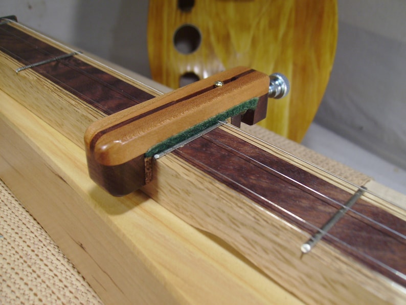 Appalachian Mountain Dulcimer Capo Made of Cherry and Walnut / Walnut