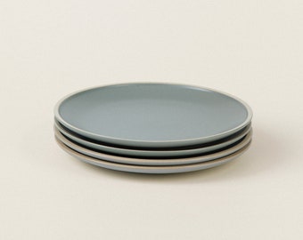 Ensemble d'assiettes plates en céramique | La collection de vaisselle en céramique mate | Céramique finie à la main | Service de vaisselle | Design scandinave