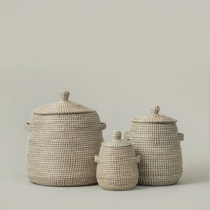 Round Basket with Lid and Handles Storage & Laundry Hamper Handwoven Natural Coiled Seagrass Basket Wicker Basket Tall Basket image 6