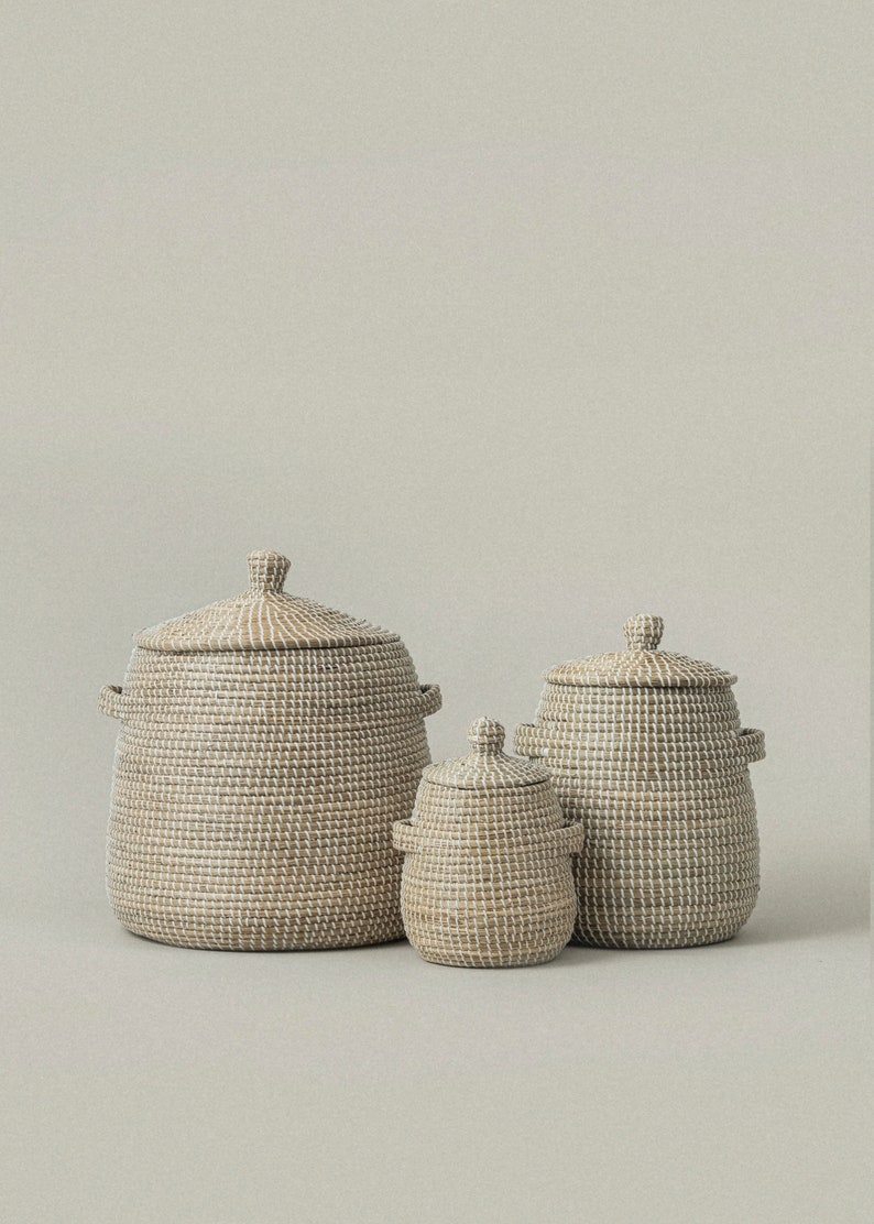 Round Basket with Lid and Handles Storage & Laundry Hamper Handwoven Natural Coiled Seagrass Basket Wicker Basket Tall Basket image 6