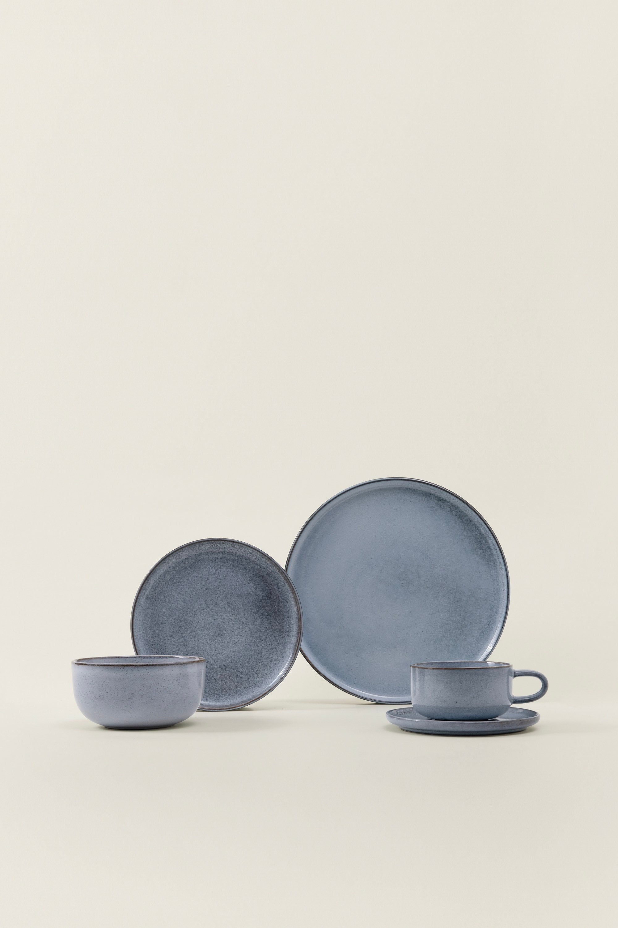 Blue-grey Dinnerware Plates and Bowl Dinnerware Set of 4 Hand-finished  Ceramics Tableware Salad Plates Dinner Plates 