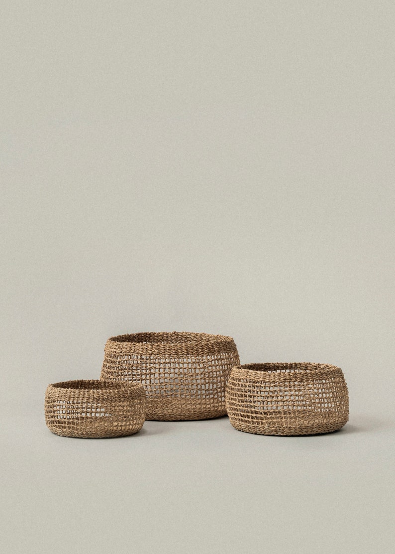 Small Round Seagrass Storage Basket for Home Organization, Organic Boho Decor Seagrass Natural Handwoven Basket, Housewarming Gift Ideas image 5