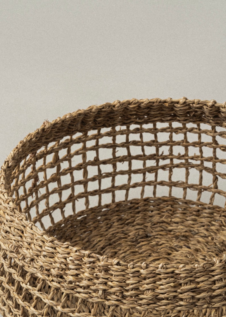 Small Round Seagrass Storage Basket for Home Organization, Organic Boho Decor Seagrass Natural Handwoven Basket, Housewarming Gift Ideas image 6