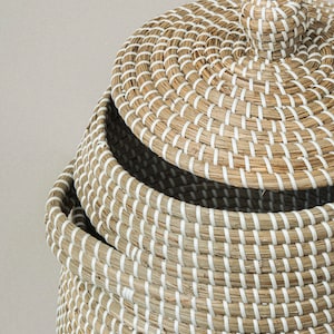 Round Basket with Lid and Handles Storage & Laundry Hamper Handwoven Natural Coiled Seagrass Basket Wicker Basket Tall Basket image 7