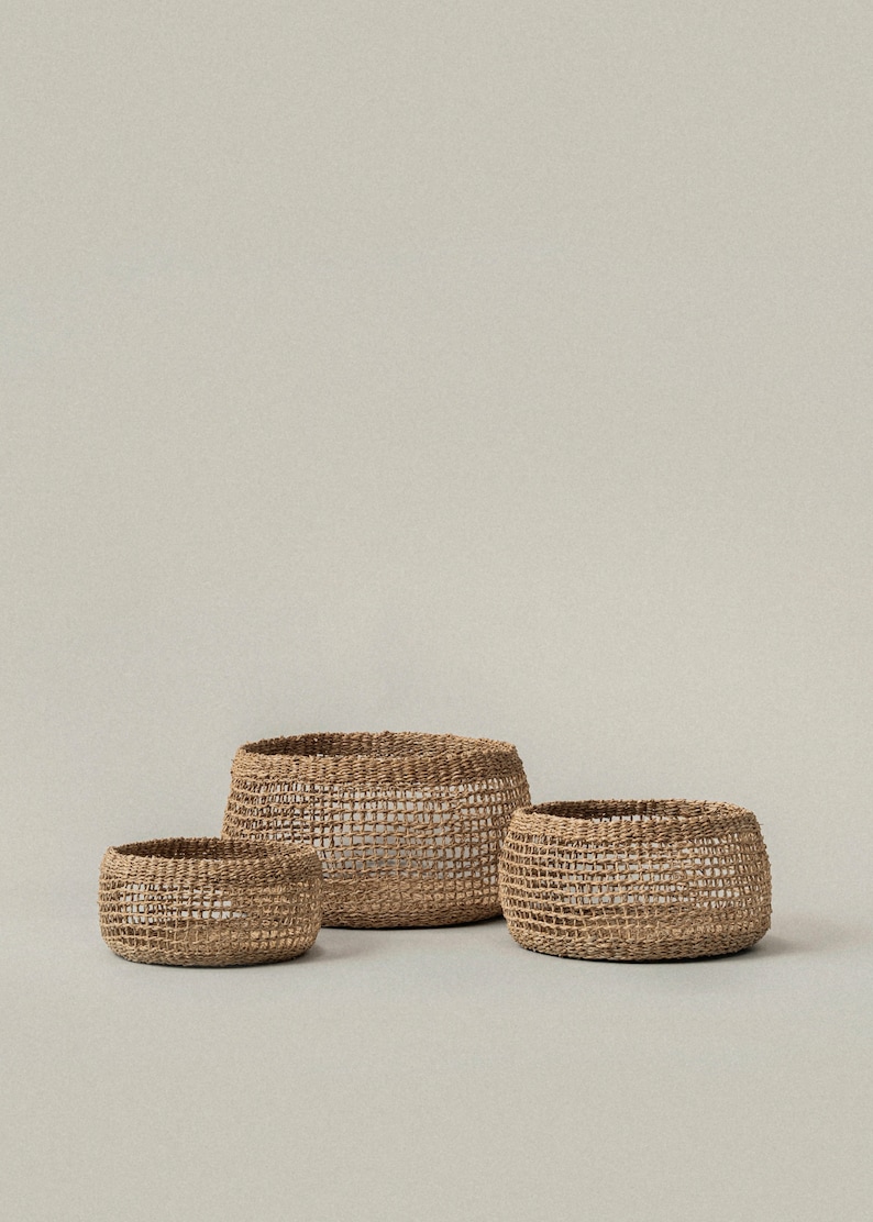 Large Round Seagrass Storage Basket for Home Organization, Floor Basket for Blankets, Organic Boho Decor Seagrass Natural Handwoven Basket image 4