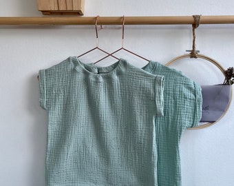 Chemise en mousseline T-shirt Thilda couleur menthe avec pissenlits argentés chemise enfant en taille. 86/92 PIÈCE UNIQUE