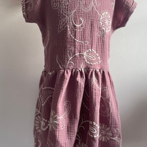Kleid aus Musselin LANGE TINKA langärmeliges Musselinkleid für Babys und Kids in den Größen 50-140 in vielen Mustern und Farben Bild 2