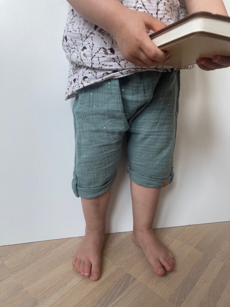 pantalon court en mousseline LEO FRITZI en taille. 50-128, pantalons pour enfants jusqu'aux genoux en mousseline pour bébés et enfants dans de nombreuses couleurs image 4