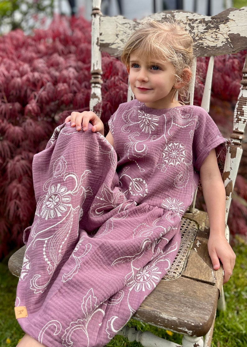 Kleid aus Musselin LANGE TINKA langärmeliges Musselinkleid für Babys und Kids in den Größen 50-140 in vielen Mustern und Farben Bild 1