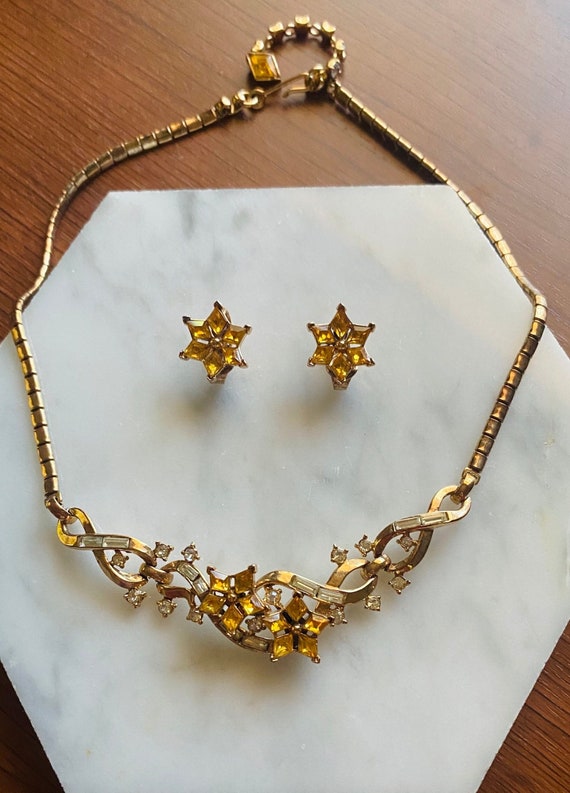 Trifari Necklace and Earring Set, Vintage gold and