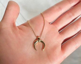 Crescent Moon Necklace | 18k gold plated necklace