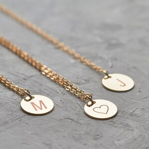 Collar personalizado de oro - Joyería de letras Collar en capas personalizado Joyería de grabado Regalo personalizado para esposa Joyería personalizada para mujeres