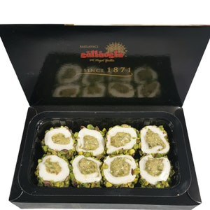 Gulluoglu Gourmet Delight Series: Pistachio Turkish Marshmallow Delight with Hazelnut Cream - 8 Pieces, 250g / 8.8oz (Pack of 1)