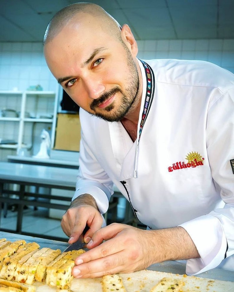 Baklava turc aux pistaches Gulluoglu, 7 pièces 0,55 lb 250 g paquet de 1, expédition de produits frais du jour d'Istanbul/Turquie image 3