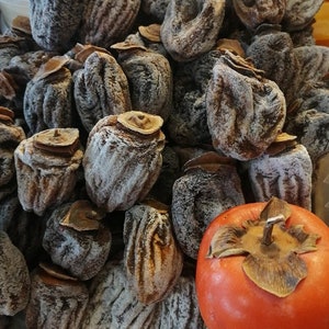 Gulluoglu Organic Dried Persimmon 0.55lb - 250 gr (Pack of 1), daily fresh shipment from Gulluoglu Shop at the Spice Bazaar in Istanbul