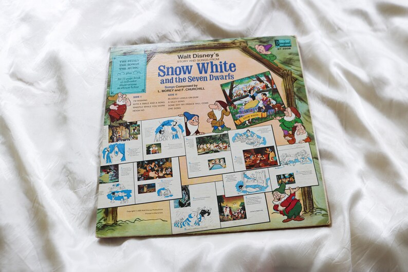 Vintage Walt Disney's Snow White and the Seven Dwarfs - Etsy
