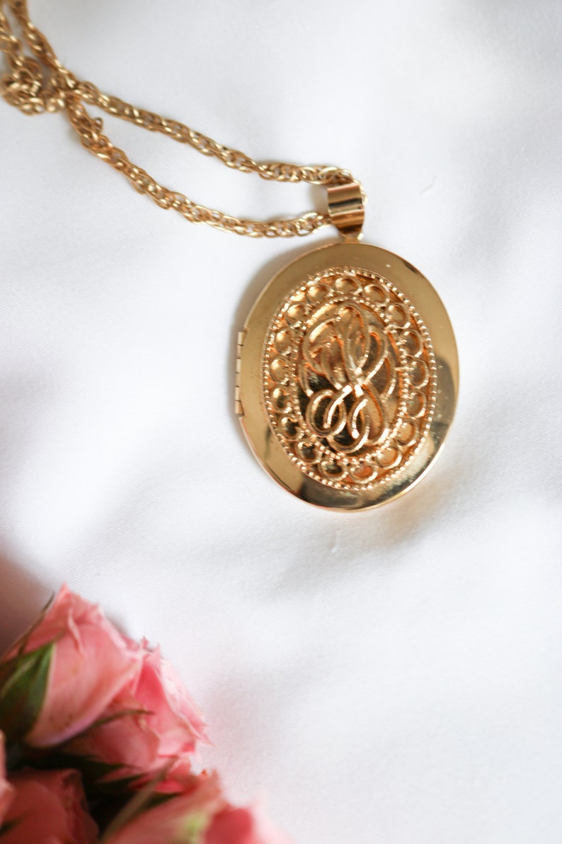 Vintage Large Filigree Style Gold Locket - Etsy