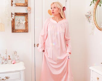 Vintage NWTs 1980s Shadowline Pastel Pink Long Sleeve Nightgown (Medium)