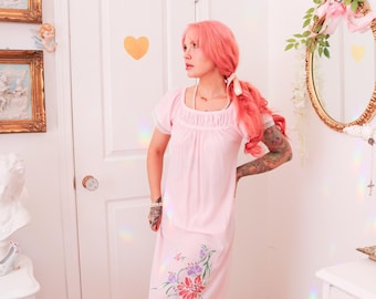 Vintage Flower Princess Style Nightgown by M. Lingerie (Medium)