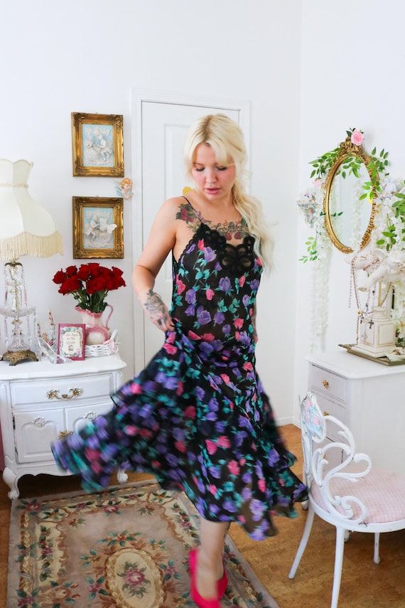 Late 1980s Eve Stillman Flutter Rose Nightgown (S… - image 9