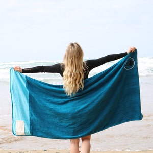 Beautifully sustainable The SEIS Beach towel with integrated pocket pillow compartment. Soft and cosy, with no plastics or microfibres. 画像 8