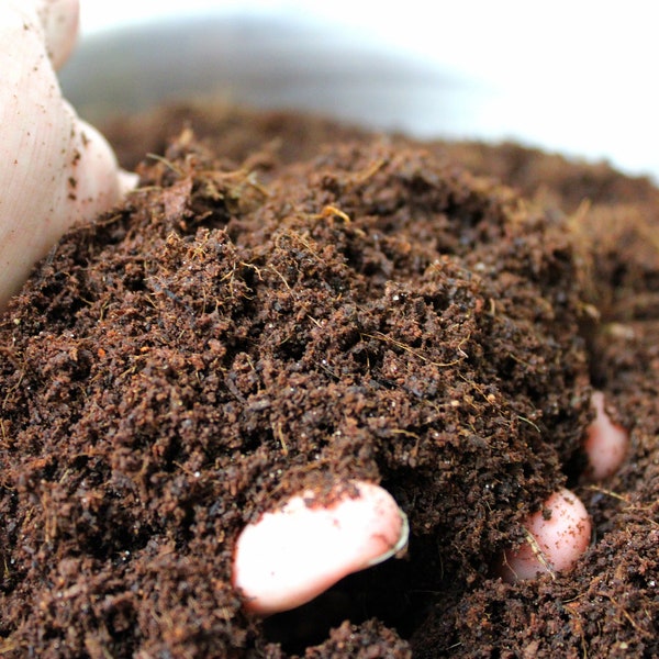 Coco Coir | Premium Coconut Husk for Terrariums, Potted Plants and Indoor Planters | Potting Mix | Peat Moss Substitute