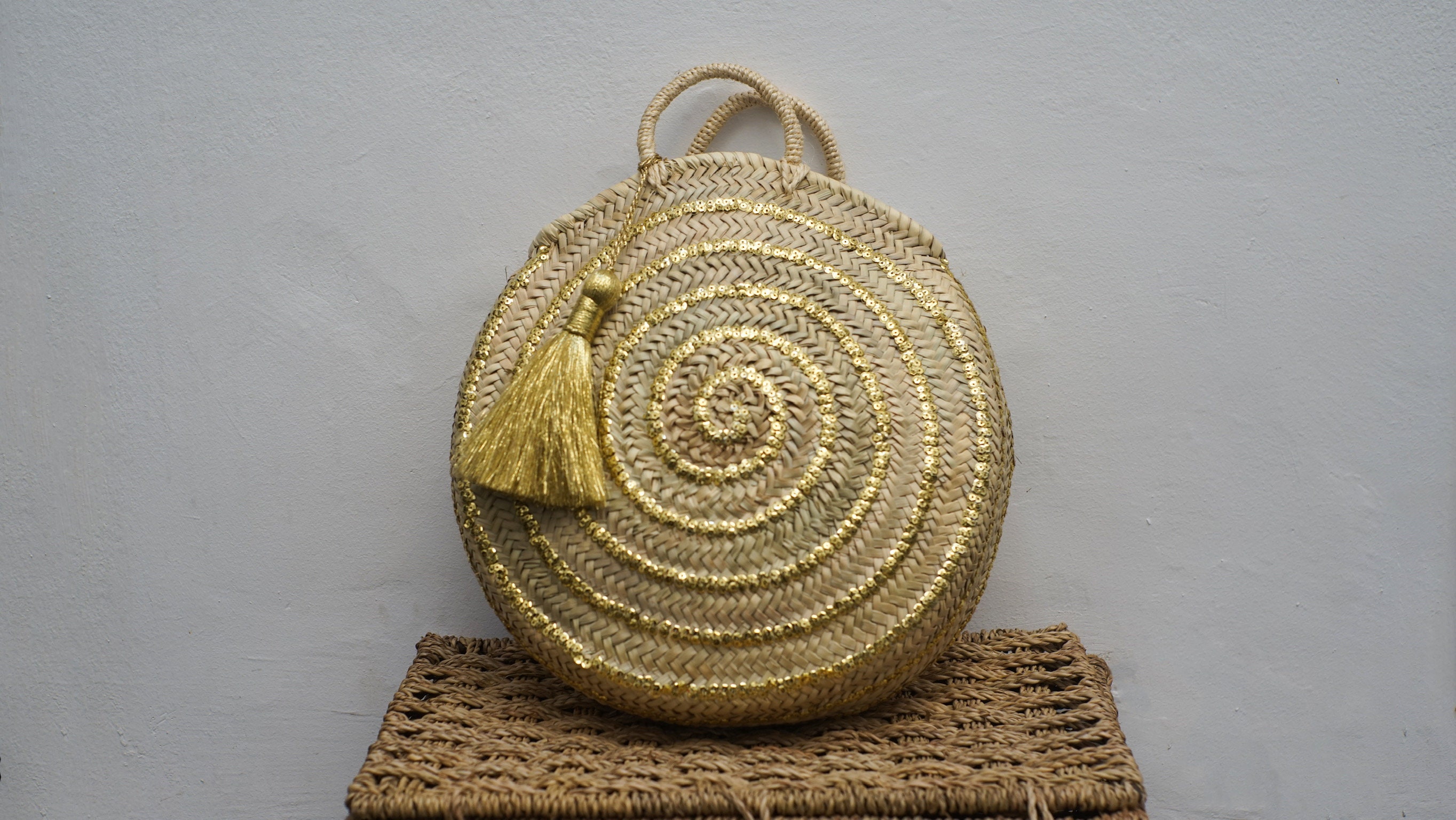 round straw beach bag