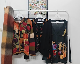 M - vintage fall sweaters | Retro 90's/00's hand knitted embroidery womens cardigan medium