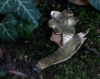 Narcissus / poisonous plant / brass pendant / handmade pendant / flower necklace / daffodil pendant / bone pendant / memento mori