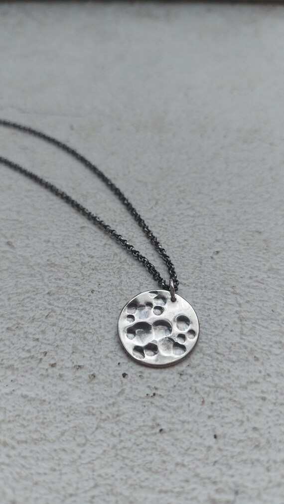 Mondscheibe mini / Vollmond Halskette silber / Mond Krater Anhänger / Mond Anhänger / Mond Kette / Vollmond / VALK Schmuck