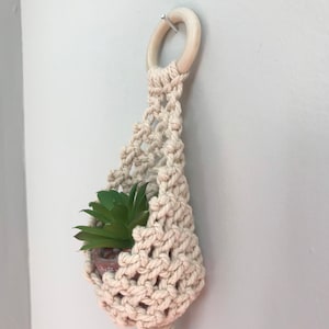 Mini macrame plant hanger, macrame pouch, macrame pod, mini macrame plant pod, macrame wall pouch, macrame planter