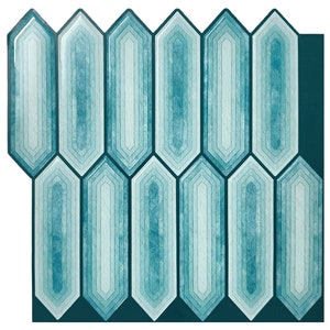 Puede incluir: Una hoja de mosaico azul turquesa con un patrón geométrico de hexágonos alargados. Los azulejos tienen un degradado de azul claro a azul oscuro.