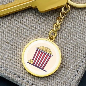 Popcorn Graphic Circle Keychain: 18k Gold Finish