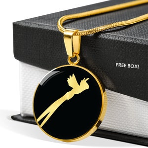 Collier oiseau Quetzal : finition en or 18 carats, pendentif en acier chirurgical