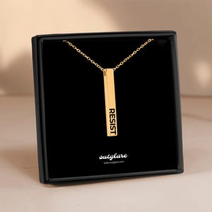 Resist Halsband: 18k guldpläterat rostfritt stålhänge