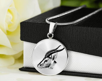 Naszyjnik z wisiorkiem Gazelle: stal chirurgiczna, wykończenie złotem 18k