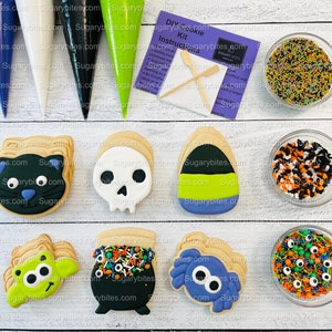 Halloween Cookie Decorating Kit, DIY Cookie Kit, (Large Cookies) ***INCLUDES 24 ITEMS*** With 4 Icing Bags & 3 Deluxe Sprinkle!!