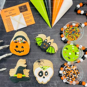 Halloween Cookie Decorating Kit, DIY Cookie Kit, (Large Cookies) ***INCLUDES 24 ITEMS*** With 4 Icing Bags & 3 Deluxe Sprinkle!!