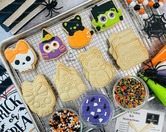 Halloween Cookie Decorating Kit, DIY Cookie Kit, (Large Cookies) ***INCLUDES 25 ITEMS*** With 5 Icing Bags & 3 Deluxe Sprinkle!!