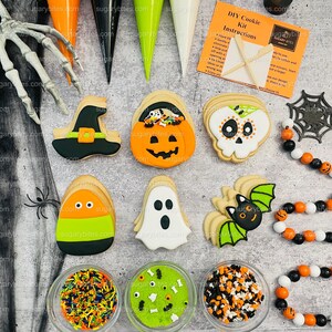 Halloween Cookie Decorating Kit, DIY Cookie Kit, (Large Cookies) ***INCLUDES 24 ITEMS*** With 4 Icing Bags & 3 Deluxe Sprinkle!!