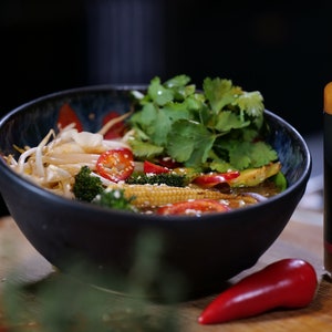 Thaise Chilisauce ∣ Thaise Pittige Kooksauce ∣ Roerbak Hot Sauce Thailand ∣ Thaise Aziatische Hot Sauce ∣ Thaise Specerijen ∣ Thais Koken