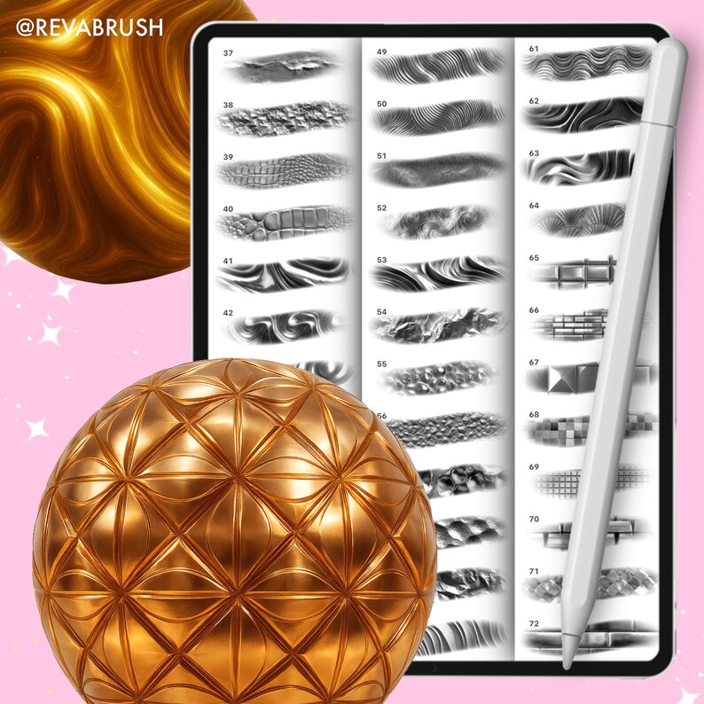 Pu&ograve; includere: Un'esposizione di arte digitale con una sfera dorata con un motivo geometrico, un tablet che mostra varie texture di pennellate e uno stilo bianco. Il tablet mostra campioni di pennellate numerati da 37 a 72.