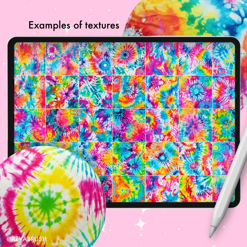 Op de afbeelding: Een digitaal tabletscherm toont een raster van twee&euml;ndertig levendige tie-dye textuurvierkanten in tinten roze, blauw, geel en groen. De tekst Examples of textures staat boven het scherm, met een stylus en een tie-dye bol ernaast.