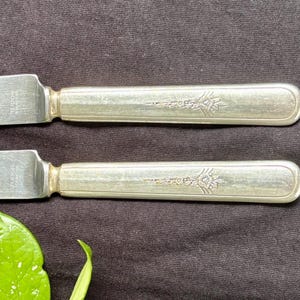 Art Deco Oneida/ WM A Rogers Tudor Stainless & Silver plated Handle Dinner Knife PAIR. (Unidentified Pattern) Circa 1930-40s